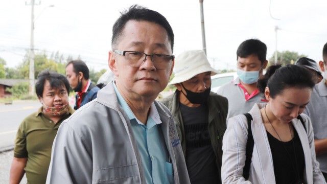 เลขาธิการพรรคเพื่อไทย พร้อม เก่ง การุณ เดินทางเข้าเยี่ยม 6 แกนนำ ลั่นพร้อมประกันตัวทันที