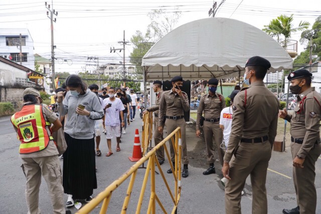 กลุ่มภูเก็ตไม่ทนจัดกิจกรรมแฟลชม็อบคู่ขนาน