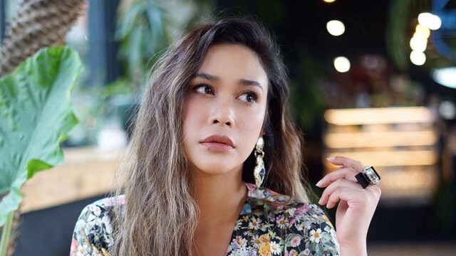 "ทราย เจริญปุระ" โพสต์ขอบคุณแฟนคลับที่ระดมเงินช่วยม็อบ