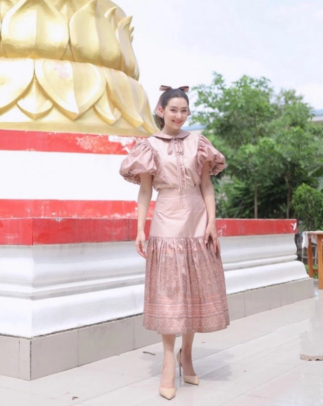 ส่องความงาม"คนบันเทิง"แต่งชุดไทยทำบุญทอดกฐิน