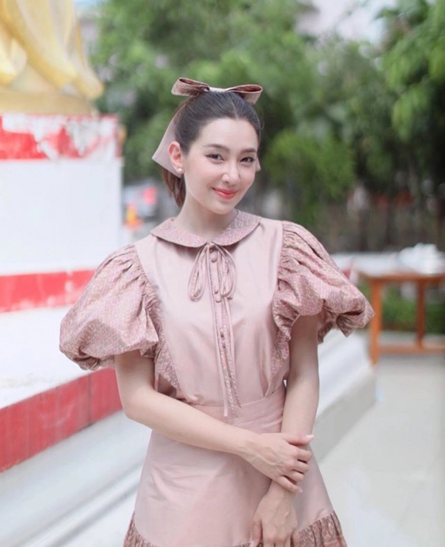 ส่องความงาม"คนบันเทิง"แต่งชุดไทยทำบุญทอดกฐิน