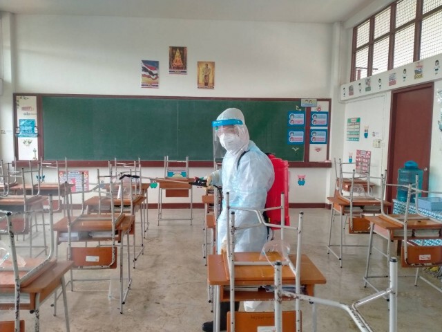 เร่งพ่นยาฆ่าเชื้อ-โรงเรียนเด็กติดโควิด-19