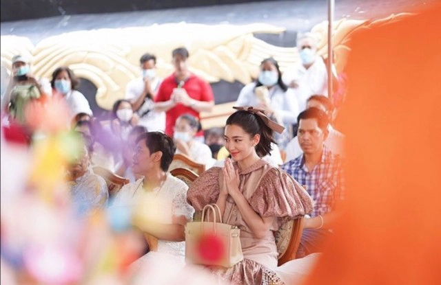 ส่องความงาม"คนบันเทิง"แต่งชุดไทยทำบุญทอดกฐิน