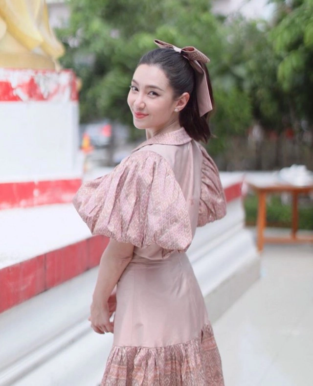 ส่องความงาม"คนบันเทิง"แต่งชุดไทยทำบุญทอดกฐิน