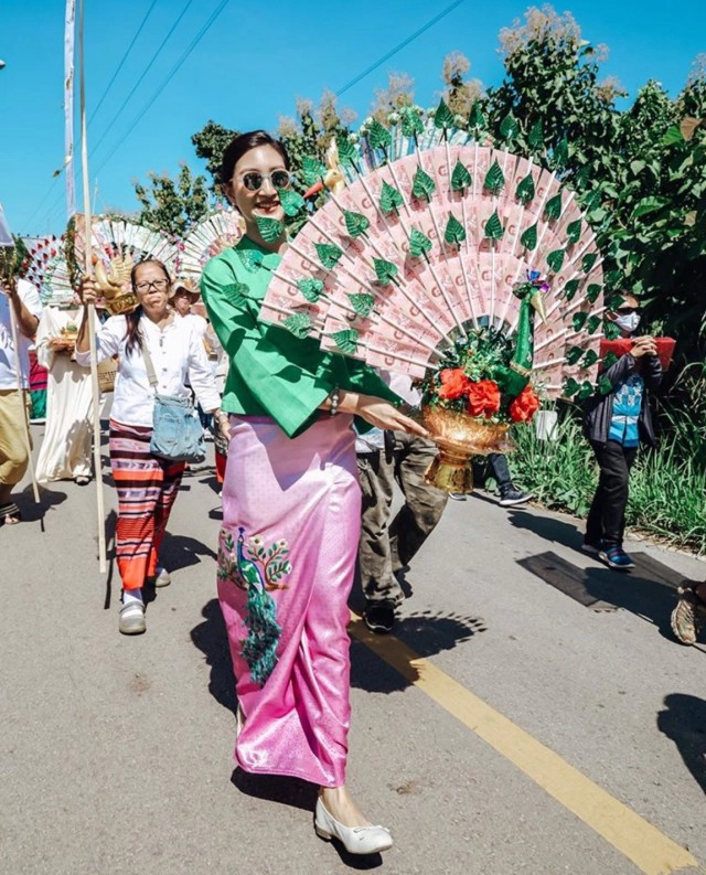 ส่องความงาม"คนบันเทิง"แต่งชุดไทยทำบุญทอดกฐิน