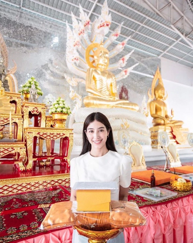 ส่องความงาม"คนบันเทิง"แต่งชุดไทยทำบุญทอดกฐิน