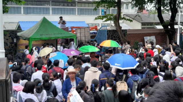 นักศึกษากลุ่มโต๊ะน้ำชา เปิดเวทีชุมนุมขับไล่รัฐบาลลุงตู่