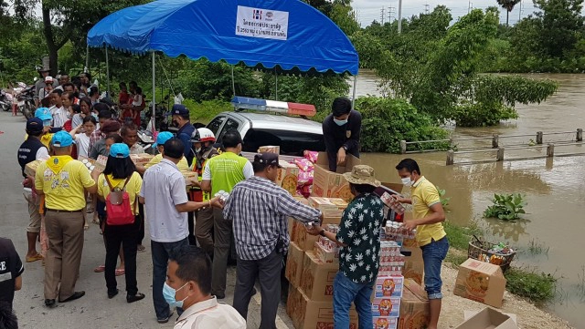 เร่งให้ความช่วยเหลือชาวอู่ทอง8ตำบลถูกน้ำท่วม