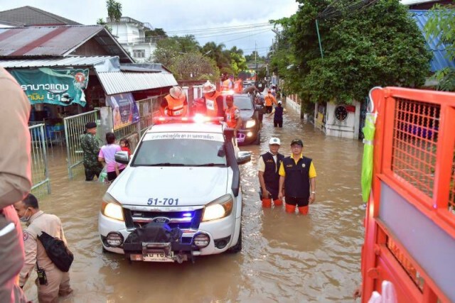 น้ำยังล้นเขื่อนลำพระเพลิง ปักธงชัย อ่วม 15 ตำบล