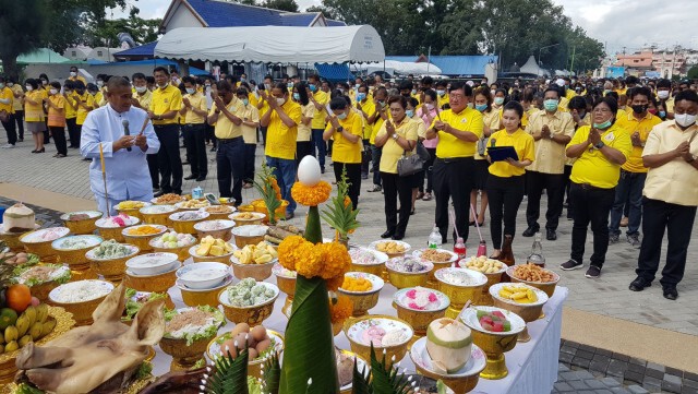 ชาวสุพรรณรวมพลังเทิดทูลสถาบันชาติศาสนาพระมหากษัตริย์