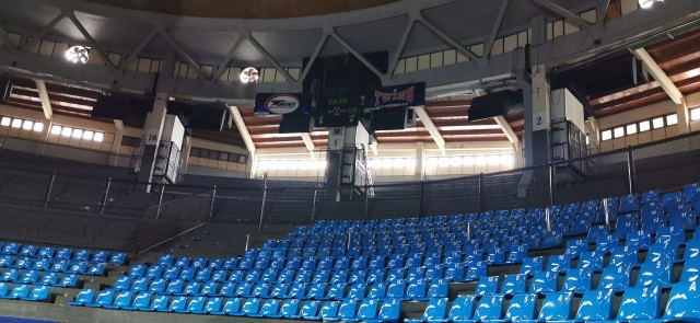 เวทีราชดำเนินเข็นถ่ายสดแบบมีค่าชม กู้วิกฤตคนดูในสนามซบเซา