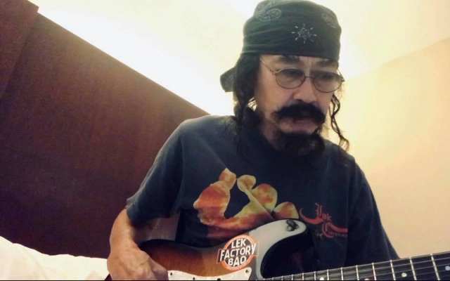 "เล็ก คาราบาว" แต่งเพลง "ลูกหลาน" ให้กำลังใจเยาวชน ออกมาตามหาฝันของเจ้า!