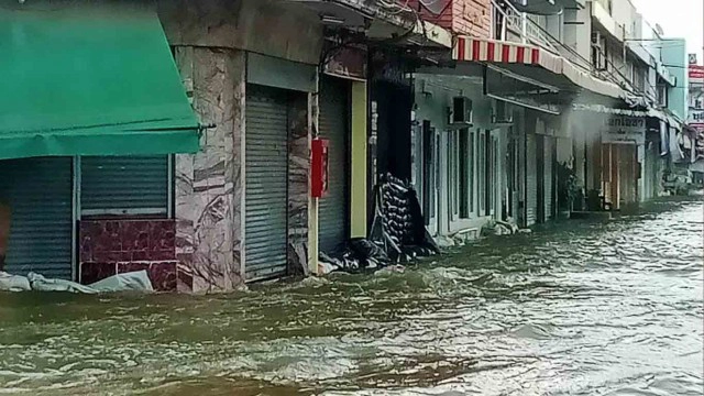 อ่างเก็บน้ำฝั่งเขมรแตก ทำให้น้ำท่วมพื้นที่อรัญประเทศลดลงต่อเนื่อง