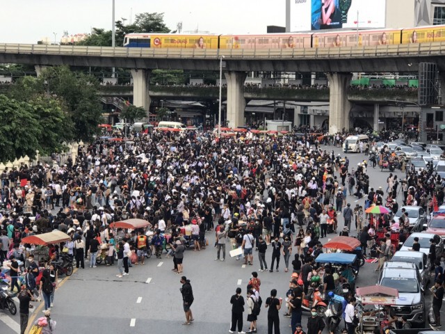"ม็อบปลดแอก" เตรียมเคลื่อนขบวนจากอนุสาวรีย์ชัยสมรภูมิ ไปทำเนียบรัฐบาล