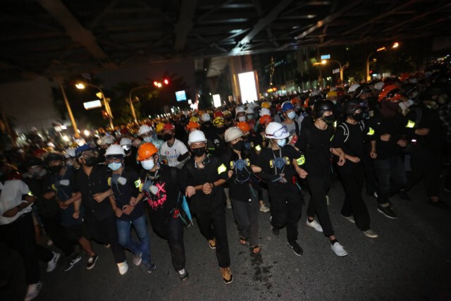 เตือนภัย!! โรคจิตแอบถ่ายสาวในม็อบ นำมาขายภาพ-วิดีโอในกลุ่มลับ