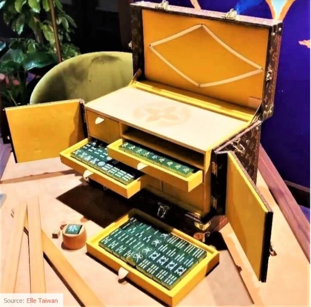 หลุยส์ วิตตอง ออกชุดไพ่นกกระจอก