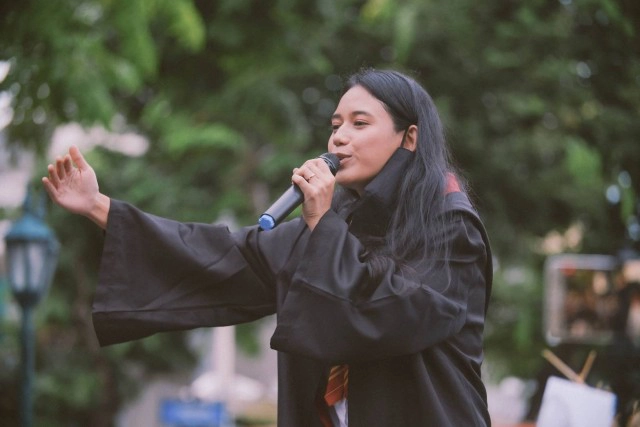 เปิดประวัติ "มายด์" แกนนำกลุ่มมหานครเพื่อประชาธิปไตย