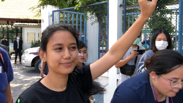ศาลปล่อยตัว "มายด์" แกนนำมหานครเพื่อปชต. ไม่มีเงื่อนไข