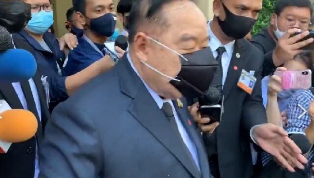 "บิ๊กป้อม" ปัดตอบคุย "บิ๊กตู่" เรื่องลาออก