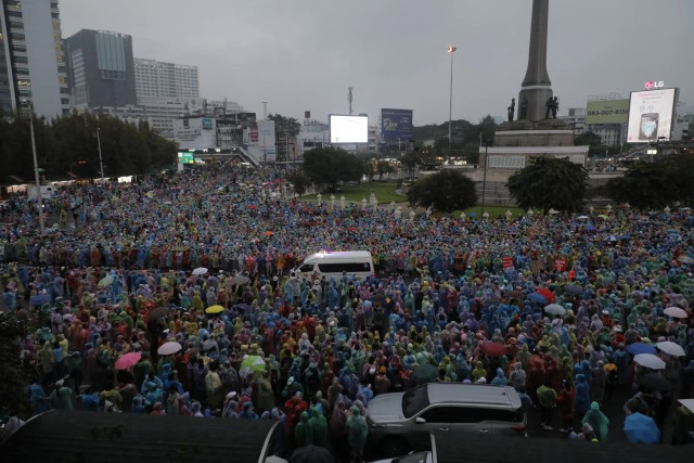 "อนุสาวรีย์ชัยสมรภูมิ" อนุสรณ์สถานของผู้สละชีพเพื่อชาติ