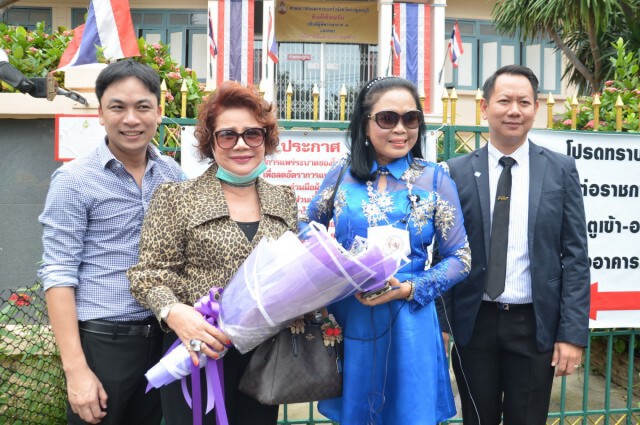 ครูปุ้มพร้อมเซ็นใบหย่าถ้าครูชลธีพร้อมยกทรัพย์สินให้ลูก