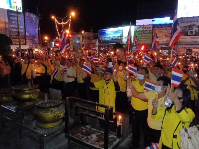 ร้านไก่ทอด ยอดขายพุ่ง หลังแสดงจุดยืนไม่ขายให้คนจาบจ้วงสถาบัน