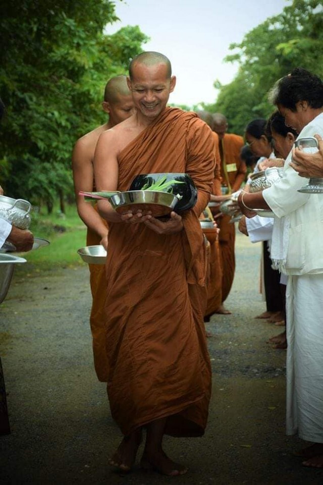 "หลวงตาน้อย" โพสต์เตือนสติ คิดต่างได้แต่อย่าให้แตกแยก