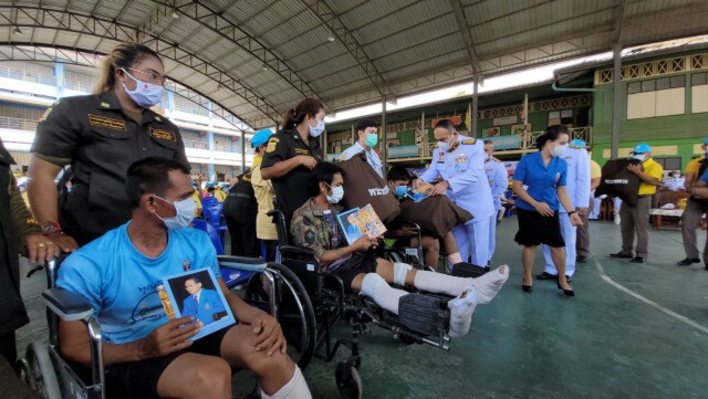 พระเจ้าอยู่หัว ทรงห่วงใยราษฎรที่ประสบภัยท่อก๊าซระเบิด