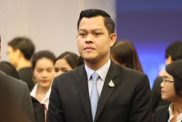 "ธนกร" ส่งซิกแม่ "ธนาธร" หยุดทำร้ายประเทศ