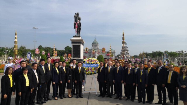 หน่วยงานรัฐ-พรรคการเมือง ถวายสักการะ ร. 5