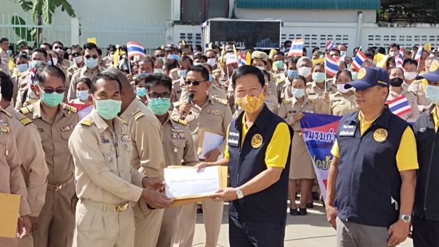 ชมรมกำนันผู้ใหญ่บ้านแสดงออกปกป้องสถาบัน