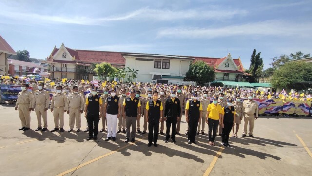 ชมรมกำนันผู้ใหญ่บ้านแสดงออกปกป้องสถาบัน