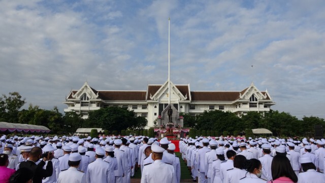 วางพวงมาลาน้อมรำลึกเนื่องในวันคล้ายวันสวรรคต ร.5