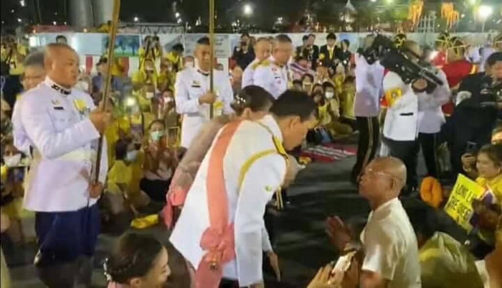 "พุทธะอิสระ" ปลื้มปีติ รับเสด็จฯในหลวง ทรงตรัส"ขอบคุณมากนะ"