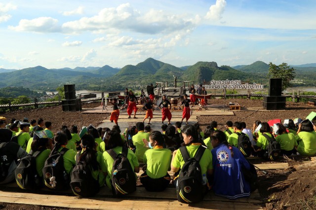 แห่สัมผัสอากาศหนาวบนภูลำดวนเมืองปากชม