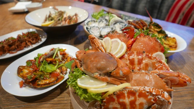 อิ่มไม่อั้นที่ "พระยา คิทเช่น" พร้อมเสิร์ฟอาหารไทยกว่า 70 เมนู