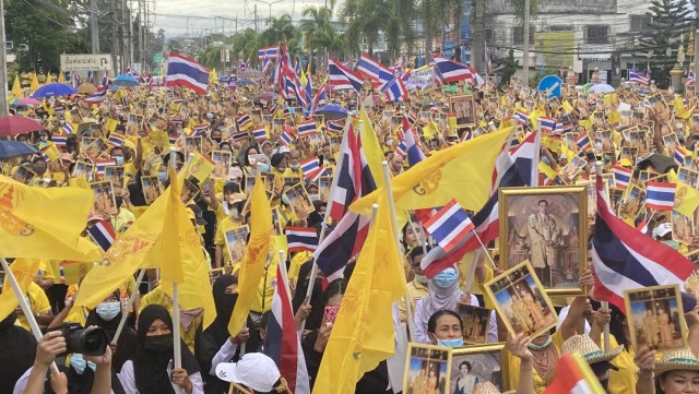 ปชช. สะเดากว่า 5 พันแสดงพลังปกป้องสถาบันฯ