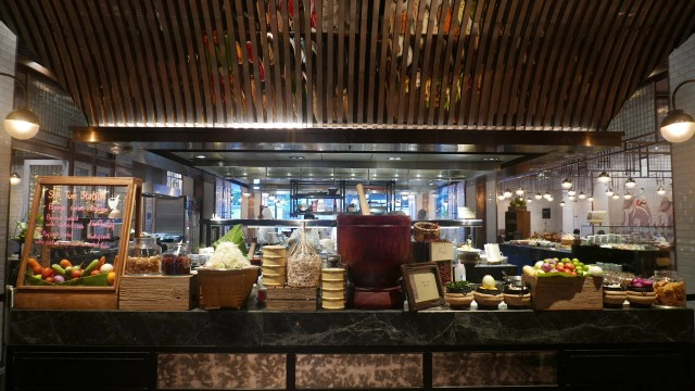 อิ่มไม่อั้นที่ "พระยา คิทเช่น" พร้อมเสิร์ฟอาหารไทยกว่า 70 เมนู