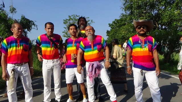 ฮือฮา! งานแต่งลูกสาวอาจารย์สักยันต์ชื่อดังของจังหวัดอ่างทอง