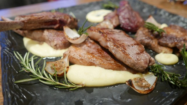 อิ่มไม่อั้นที่ "พระยา คิทเช่น" พร้อมเสิร์ฟอาหารไทยกว่า 70 เมนู