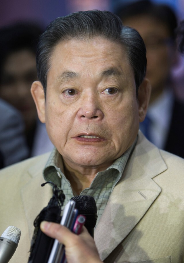 ประธานซัมซุง เสียชีวิตหลังอยู่ในอาการเจ้าชายนิทรานาน 6 ปี