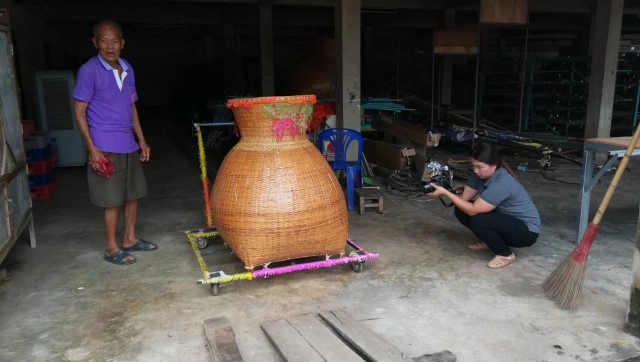 "ตักไข่พาโชค"ลุ้นรับเครื่องจักสานเป็นรางวัล