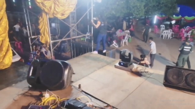 ยิงปืนขึ้นฟ้าระงับเหตุวัยรุ่นทะเลาะวิวาทในงานกฐิน