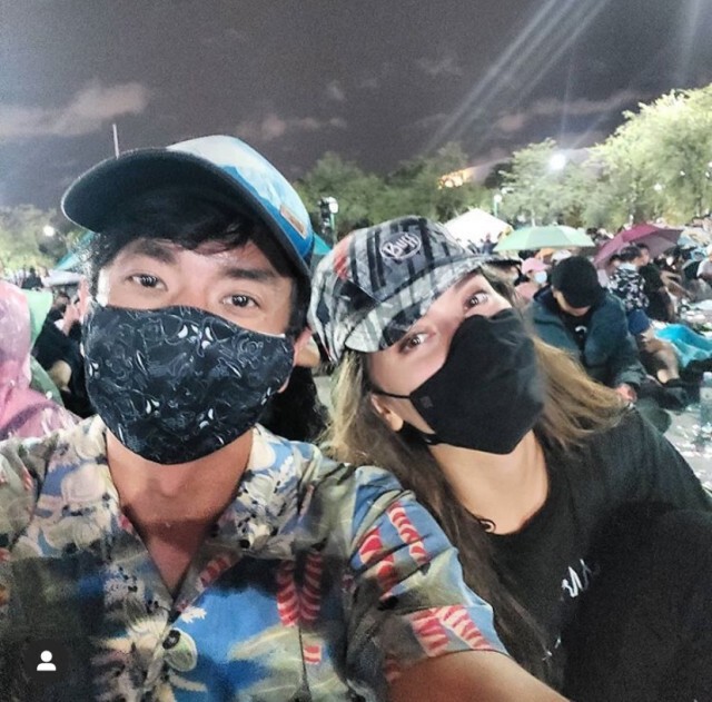 "มารีญา" โพสต์รูปหวานแนบชิด"วรรณสิงห์"ชาวเน็ตแห่แซวหวานมาก...คู่รักประชาธิปไตย