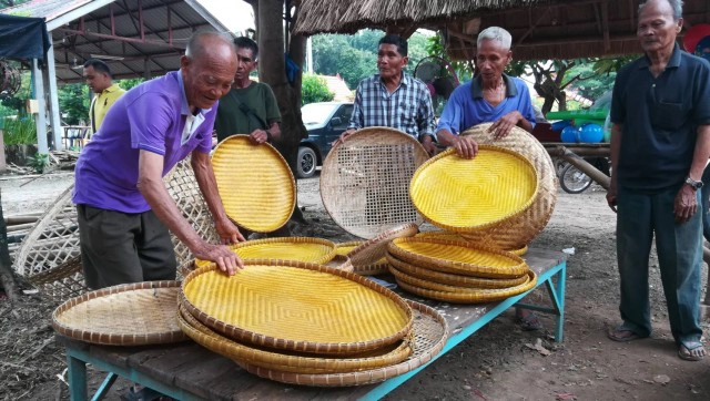 "ตักไข่พาโชค"ลุ้นรับเครื่องจักสานเป็นรางวัล