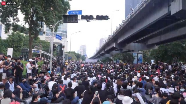"ราษฎร 63" ยื่นหนังสือให้สถานทูตเยอรมนีแล้ว