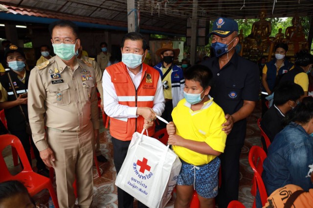 มท.2 ลุยติดตามน้ำท่วมหนักสุดรอบ 10 ปี