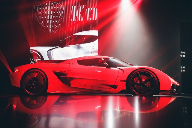 เหล่าเซเลบริตี้ร่วมยลโฉม ไฮเปอร์คาร์หาชมยาก "Koenigsegg" มูลค่า400ล้าน