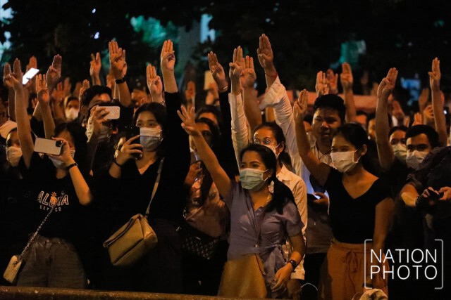 "กลุ่มราษฎร" ยุติชุมนุม​ หาก "ประยุทธ์"​ ไม่ลาออกจะกลับมาเจอกันใหม่​