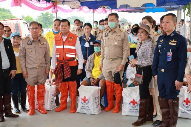 มท.2 ลุยติดตามน้ำท่วมหนักสุดรอบ 10 ปี